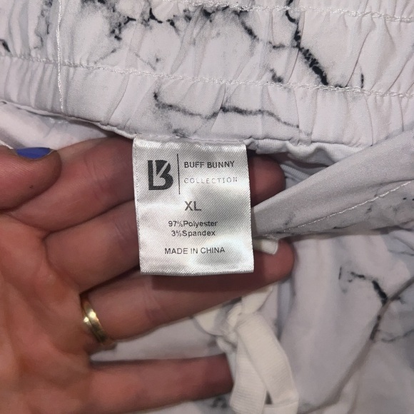 EUC Buffbunny white marble shorts - Picture 5 of 5
